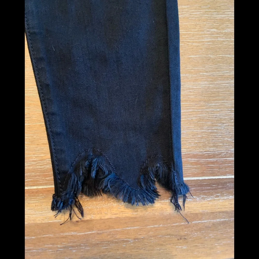 Distressed jeans - Picture 7 of 8